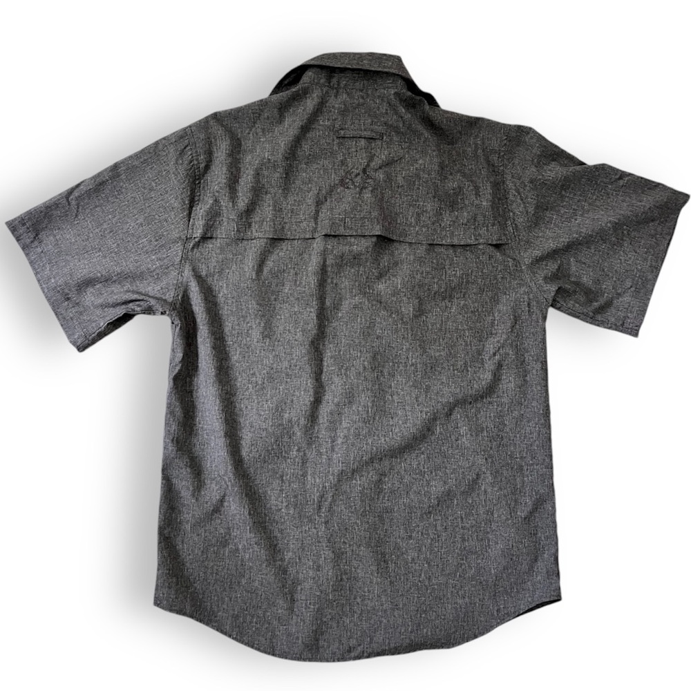 Realtree Button Down Back Flap Top - Picture 2 of 7